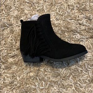 NWT Black Fringe Booties